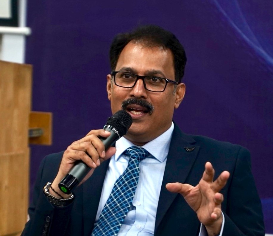 Mr Parag Pulliwar